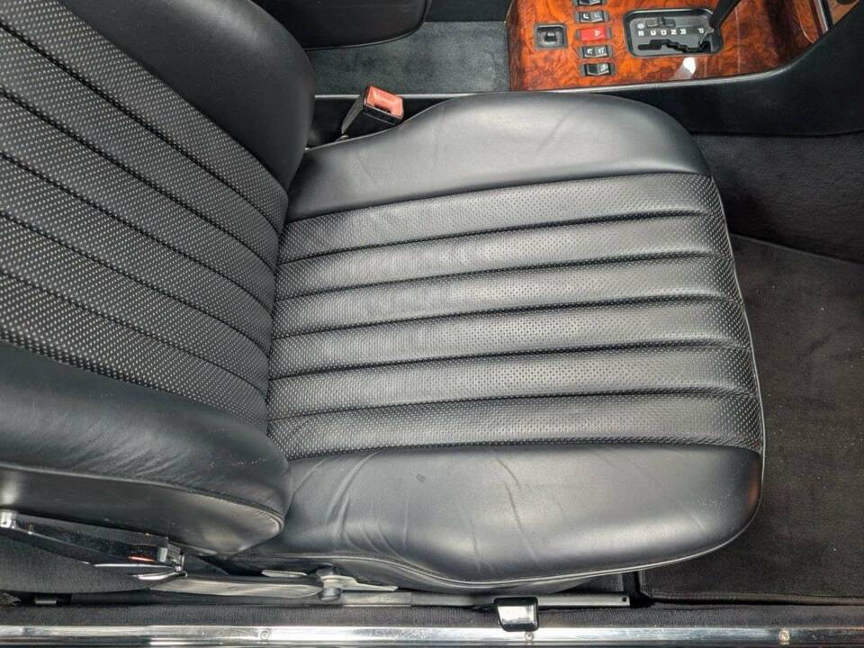 Image 30/50 of Mercedes-Benz 300 SL (1989)