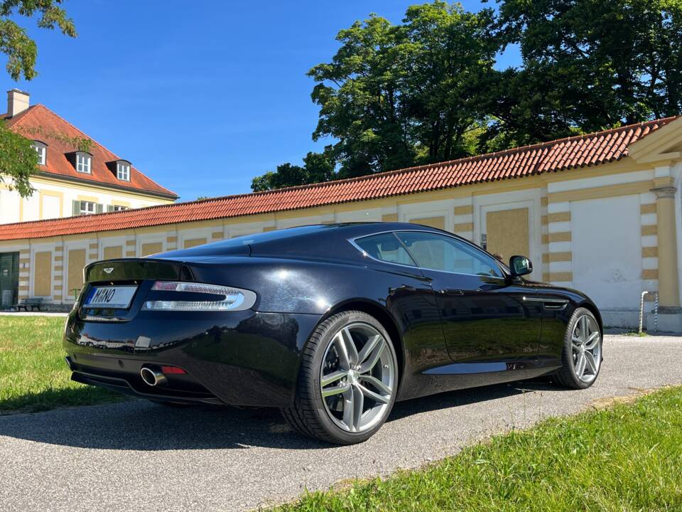 Bild 8/57 von Aston Martin Virage (2011)