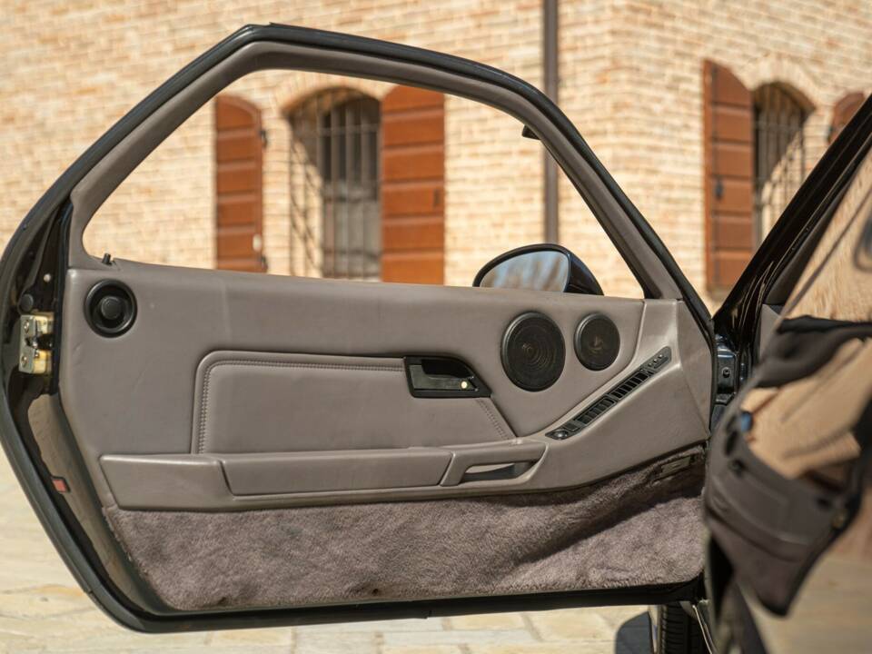 Afbeelding 45/50 van Porsche 928 GTS (1992)