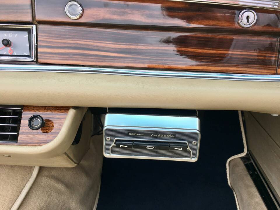 Image 6/8 of Mercedes-Benz 300 SE (1966)