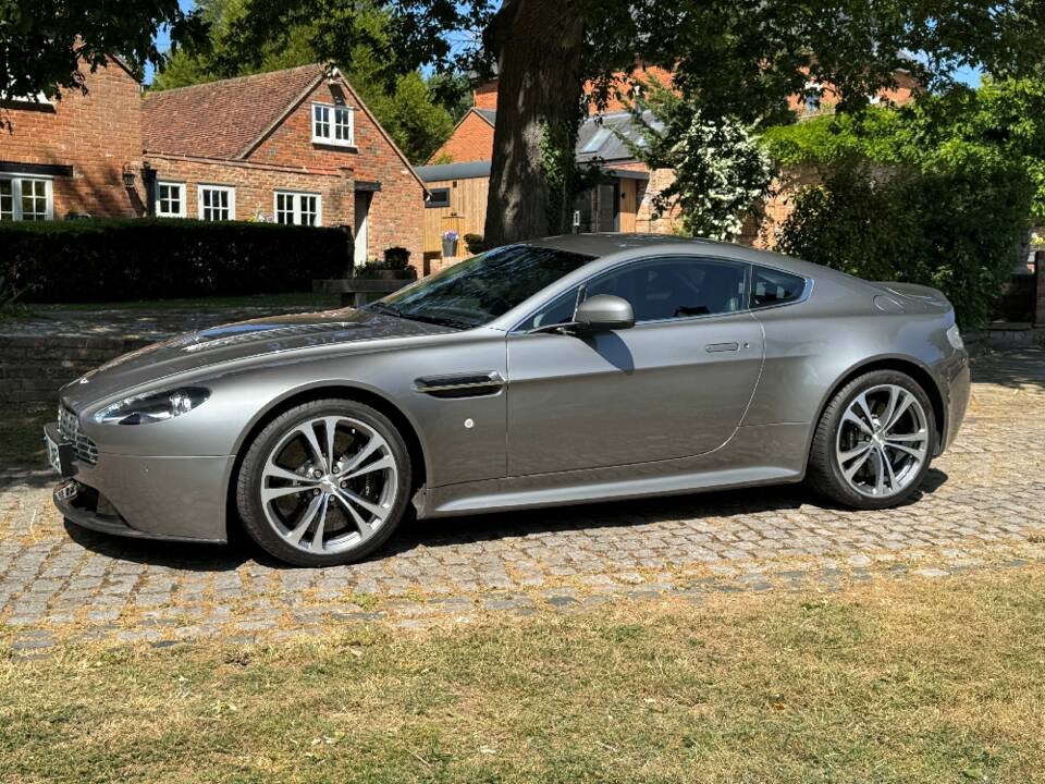 Afbeelding 5/49 van Aston Martin V12 Vantage (2009)