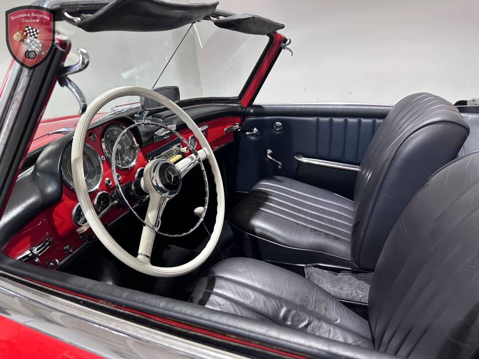 Image 26/45 of Mercedes-Benz 190 SL (1958)