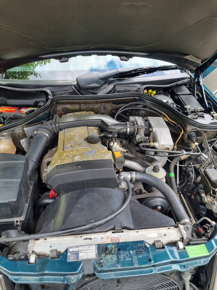 Afbeelding 27/38 van Mercedes-Benz E 200 (1995)