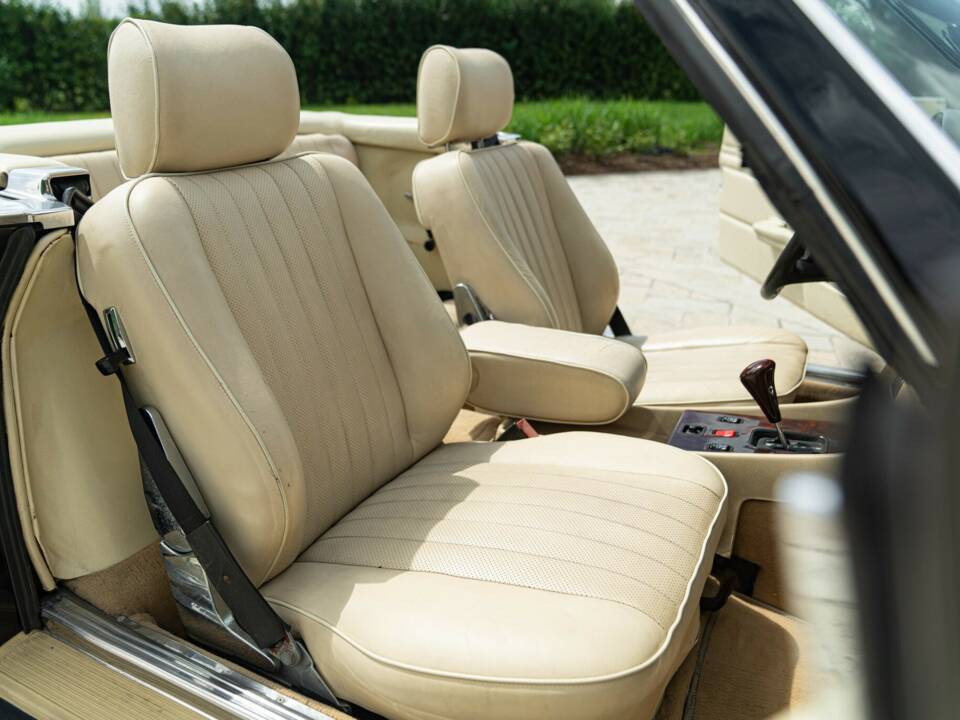 Image 39/50 of Mercedes-Benz 300 SL (1986)