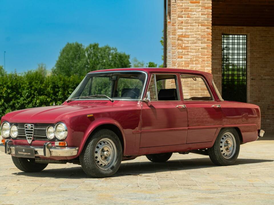 Image 1/42 de Alfa Romeo Giulia 1300 Super (1973)