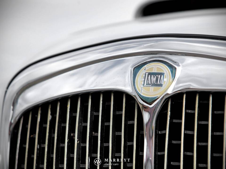 Image 53/70 of Lancia Aurelia B24 Convertible (1957)