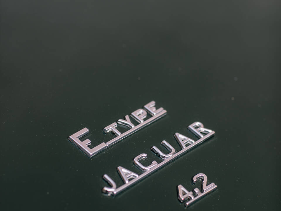 Image 21/63 de Jaguar E-Type (1969)