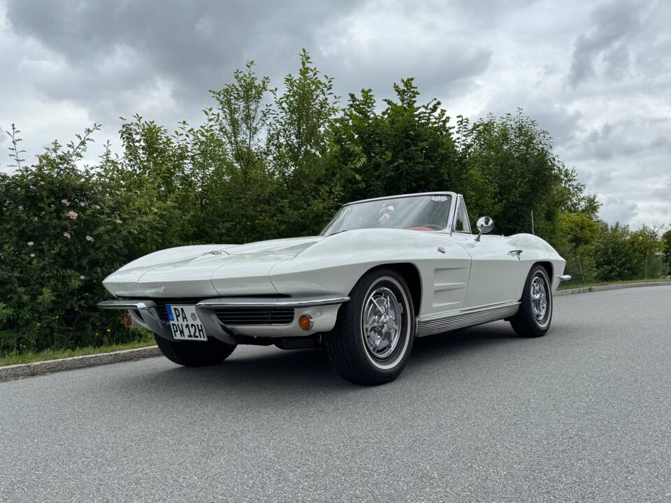 Image 3/52 of Chevrolet Corvette Sting Ray Convertible (1963)