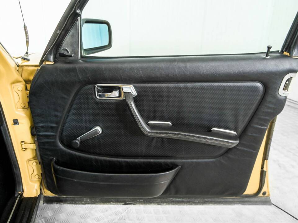 Bild 34/50 von Mercedes-Benz 300 TD Turbodiesel (1981)