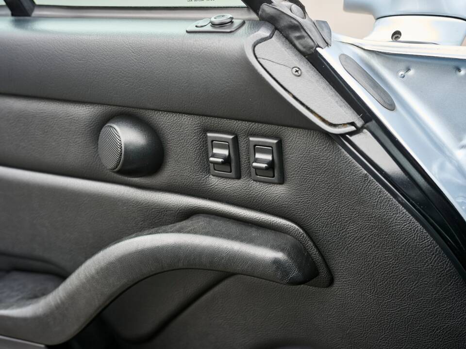 Bild 14/32 von Porsche 911 Carrera (1995)