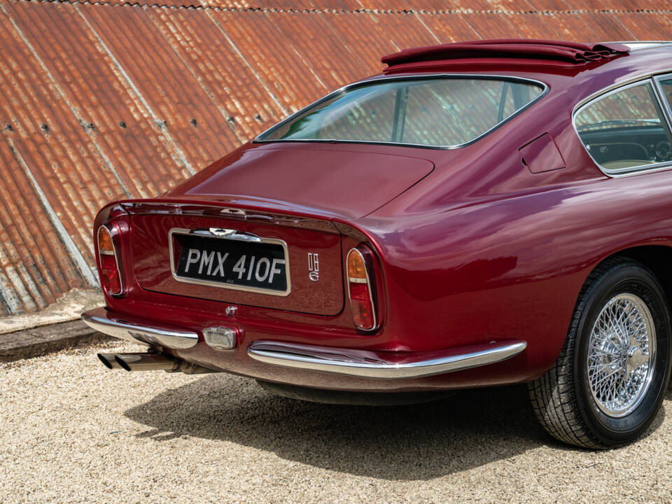 Image 14/56 de Aston Martin DB 6 Vantage (1967)