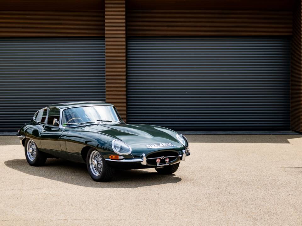 Bild 39/50 von Jaguar E-Type 4.2 (1965)