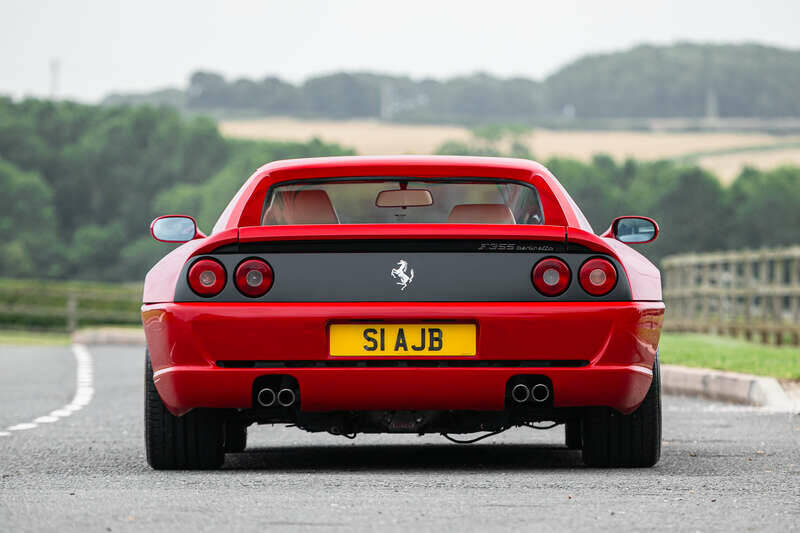 Immagine 7/29 di Ferrari F 355 Berlinetta (1998)