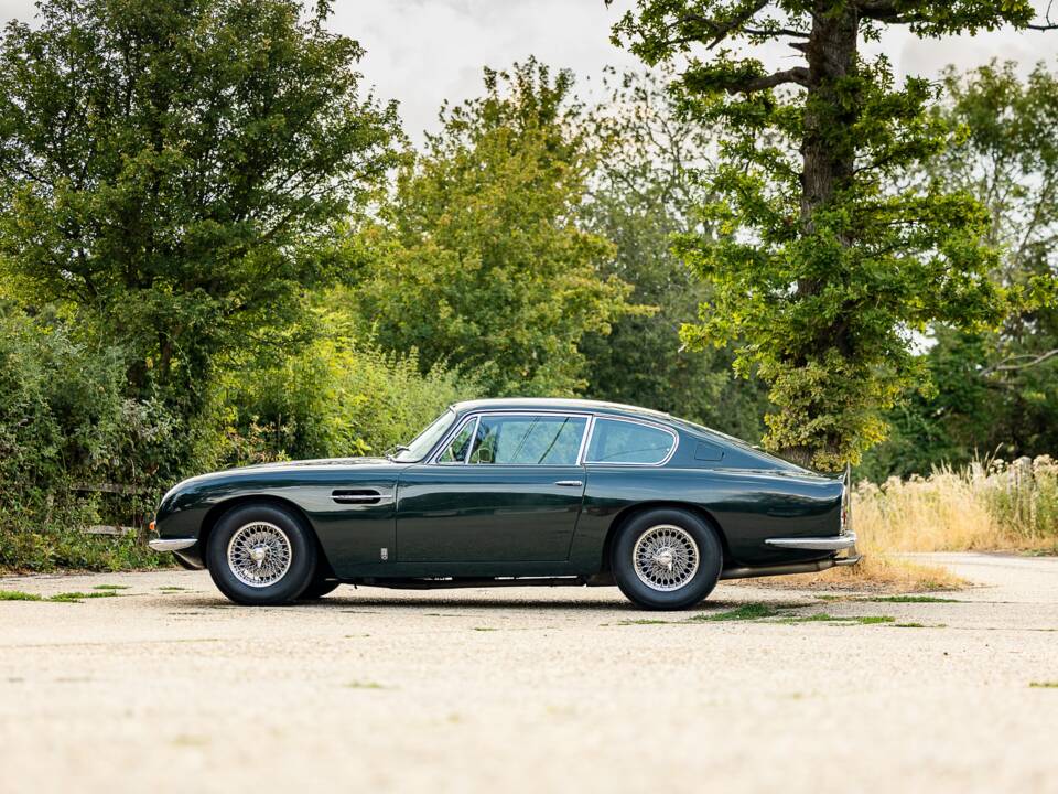 Bild 33/50 von Aston Martin DB 6 Vantage (1967)