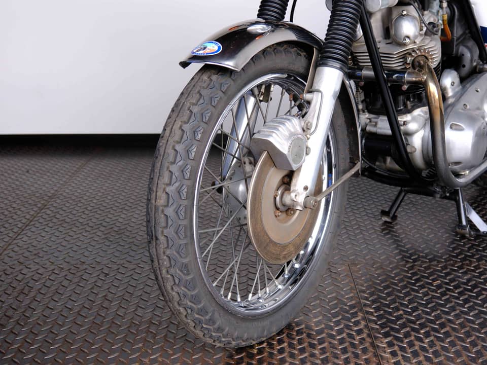 Image 31/83 of Norton 850 MKIII Roadster (1975)