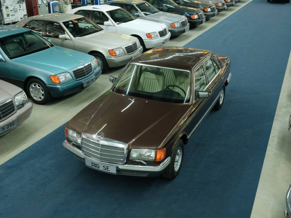 Bild 3/50 von Mercedes-Benz 380 SE (1984)