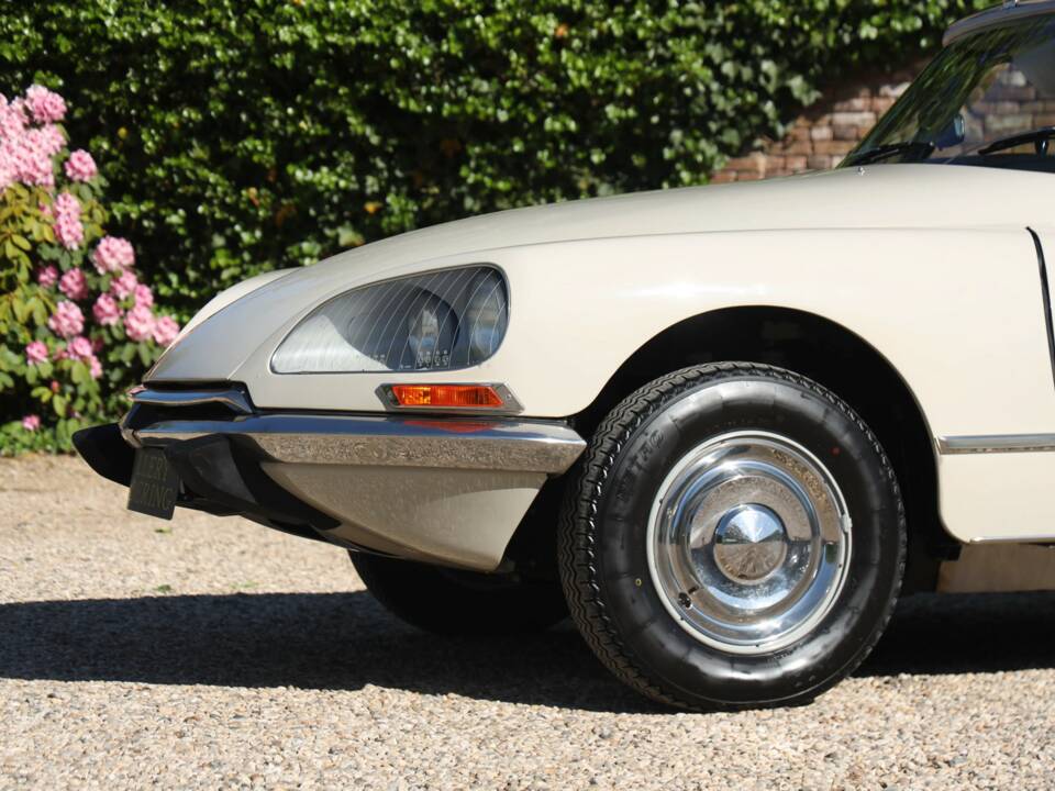 Imagen 27/50 de Citroën DS 20 Pallas (1971)