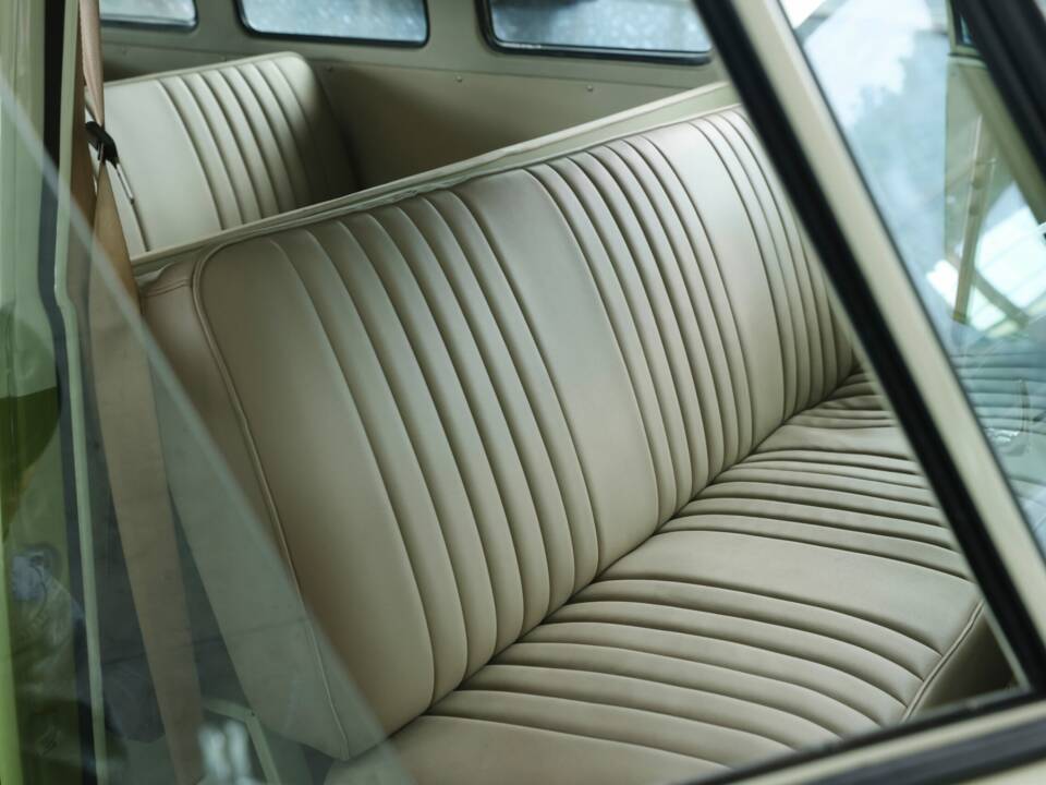 Image 24/47 of Volkswagen T1 minibus (1961)