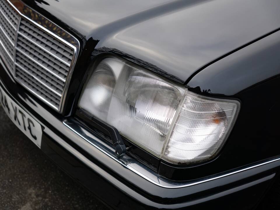 Bild 24/42 von Mercedes-Benz E 320 (1995)
