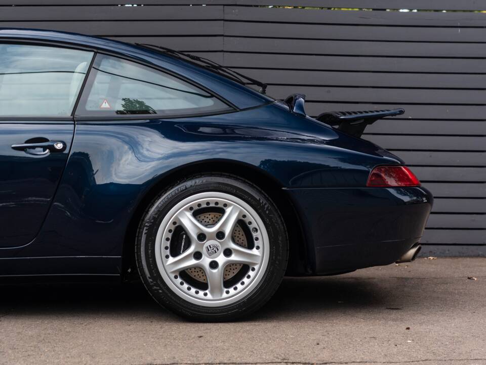 Image 12/68 of Porsche 911 Carrera (1997)