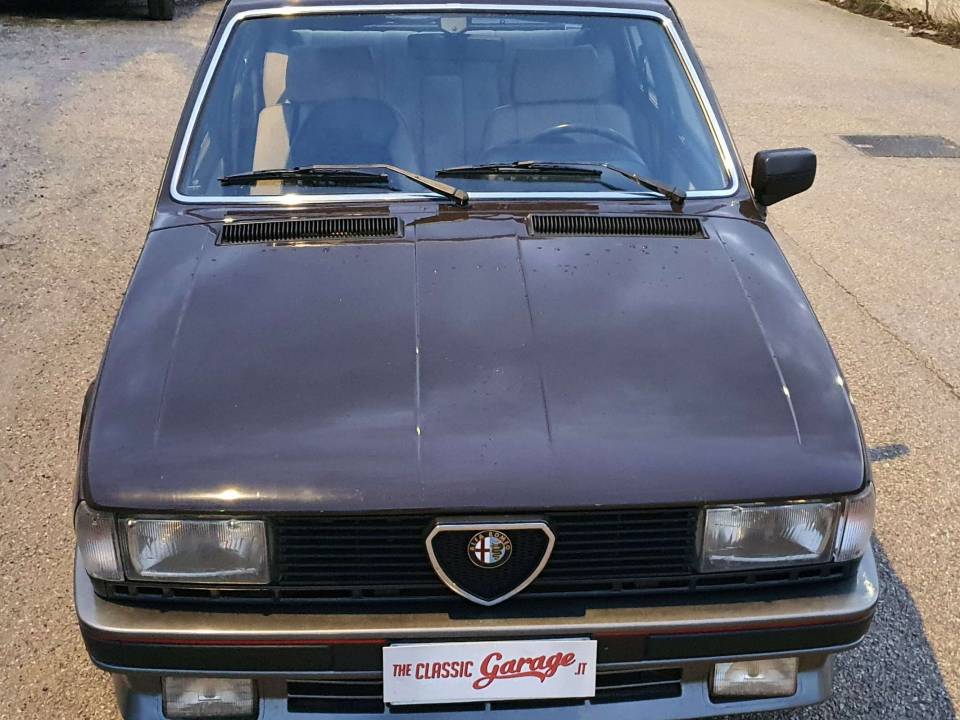 Imagen 6/30 de Alfa Romeo Giulietta 1.6 (1986)