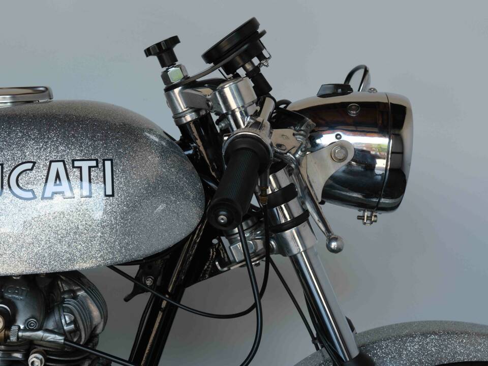 Image 60/64 of Ducati 350 Desmo (1971)