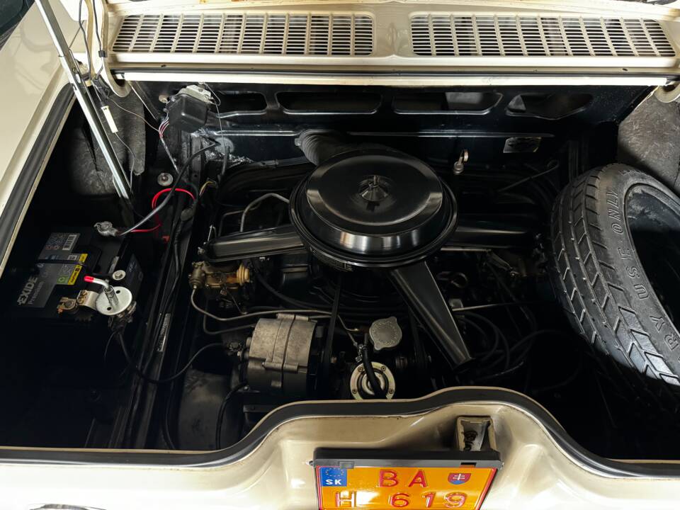 Image 13/13 of Chevrolet Corvair Monza (1965)