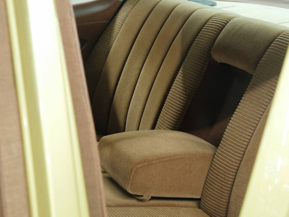 Image 30/50 de Mercedes-Benz 280 SE (1975)