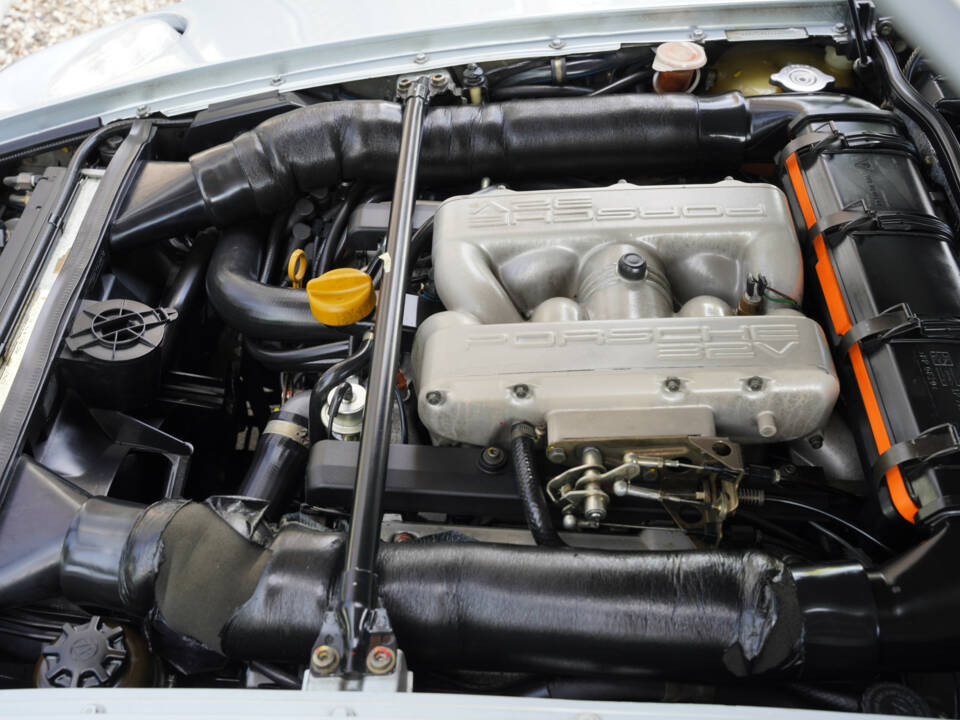 Immagine 44/50 di Porsche 928 GTS (1993)