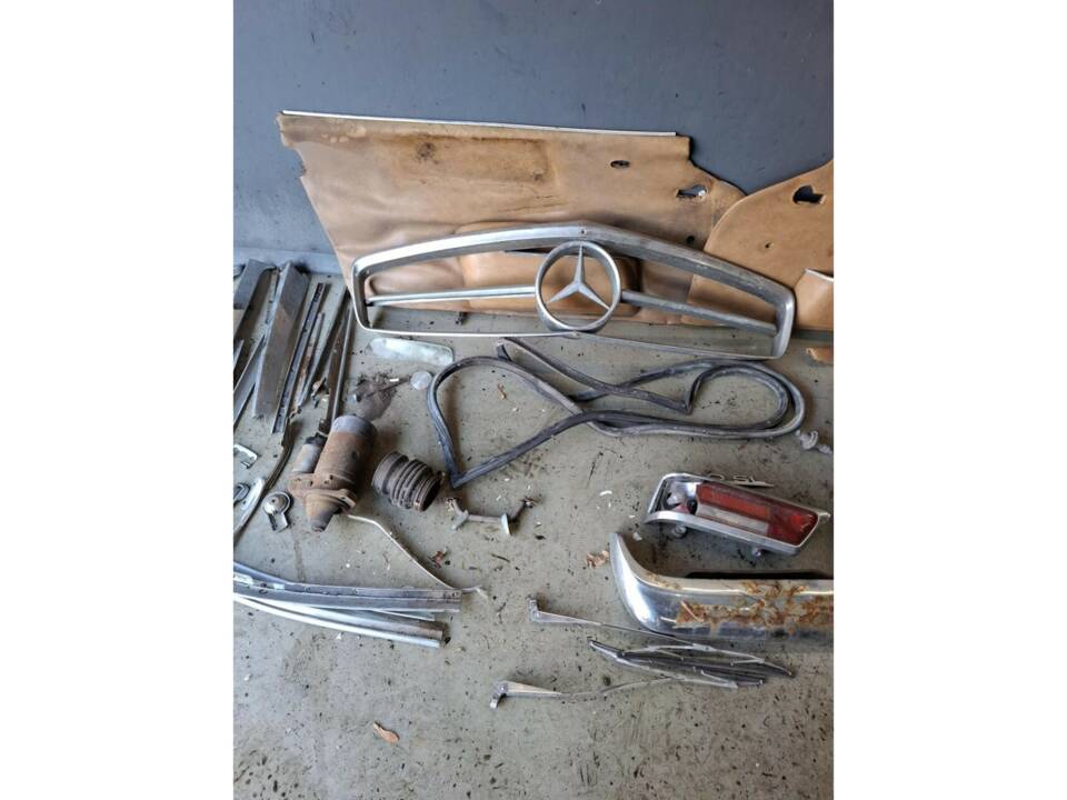 Image 40/50 de Mercedes-Benz 230 SL (1964)