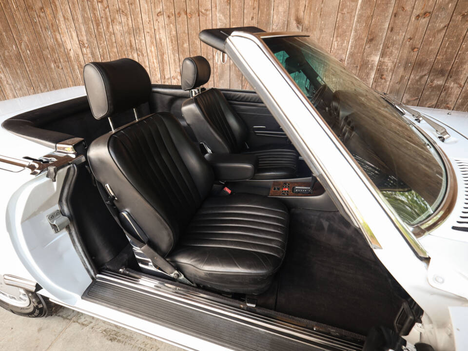 Image 11/85 of Mercedes-Benz 560 SL (1986)