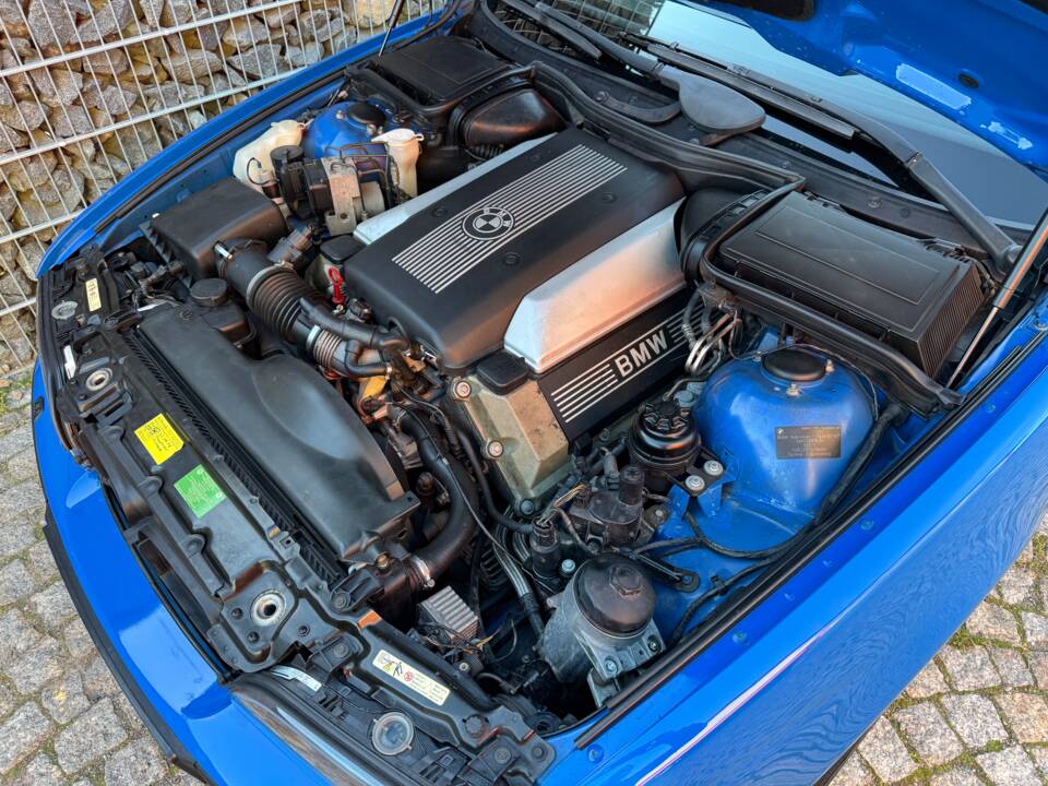 Image 69/100 of BMW 540i Touring (1998)