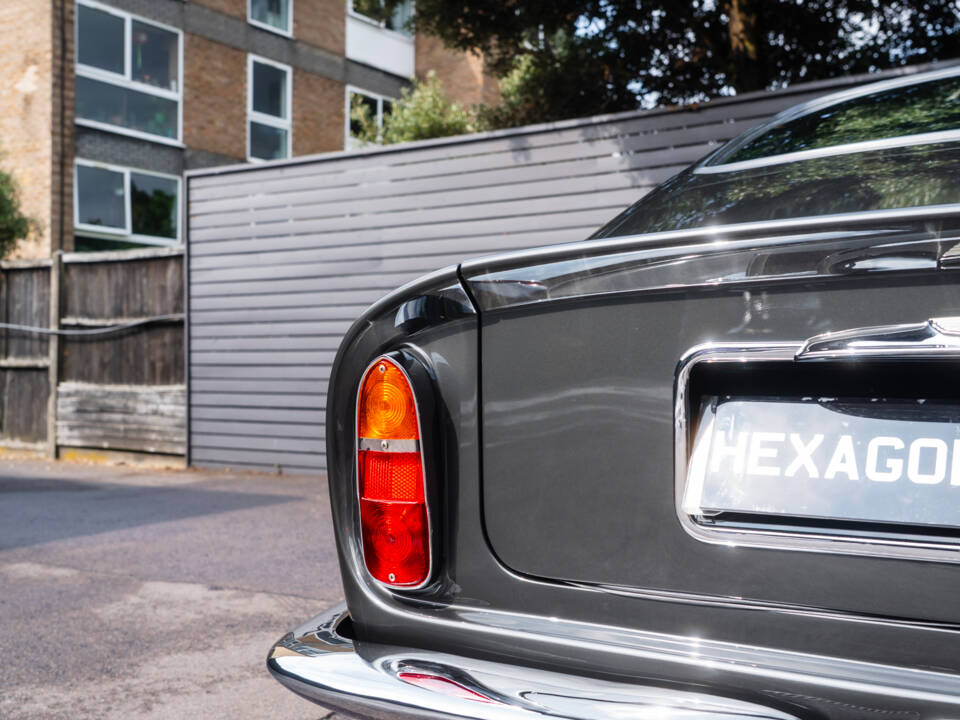Imagen 6/49 de Aston Martin DB 6 Mk II (1970)