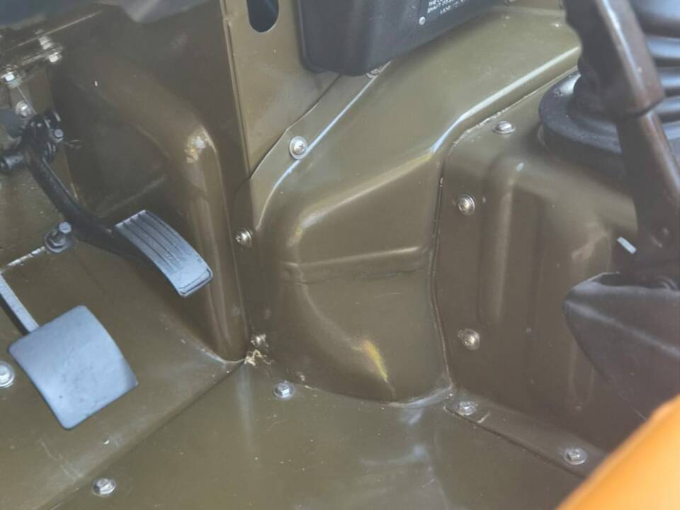 Image 6/25 of Land Rover 90 (1986)