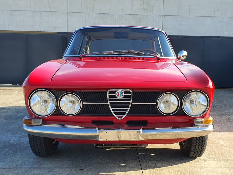 Image 3/50 of Alfa Romeo 1750 GT Veloce (1969)