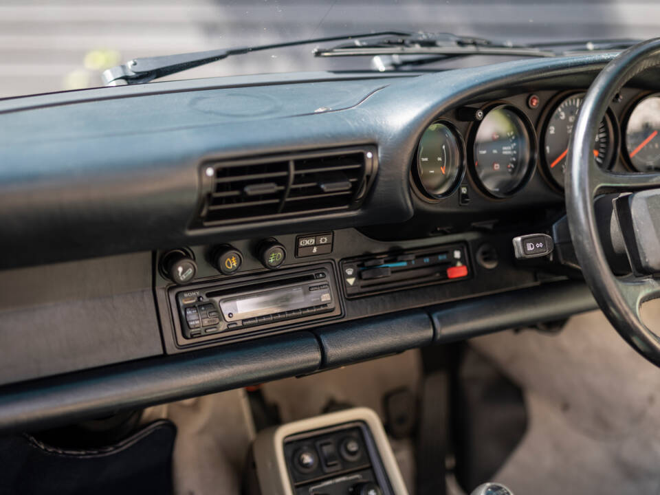 Bild 37/44 von Porsche 911 Turbo 3.3 (1989)