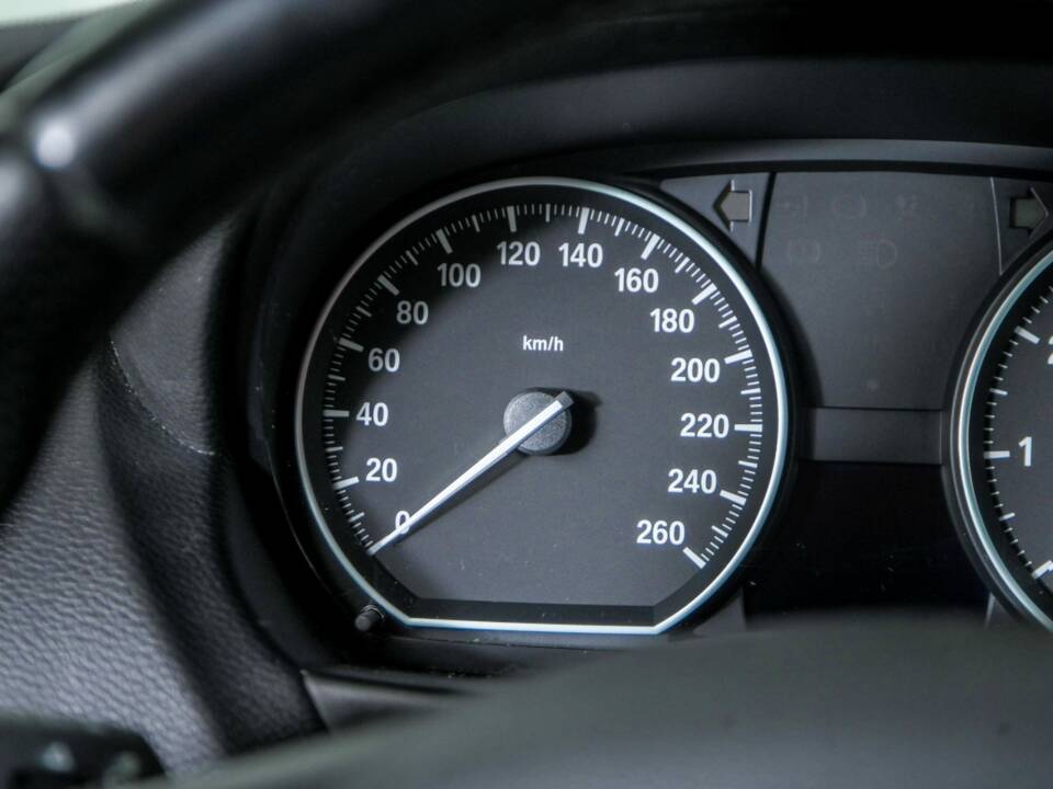 Image 20/50 of BMW 125i (2008)