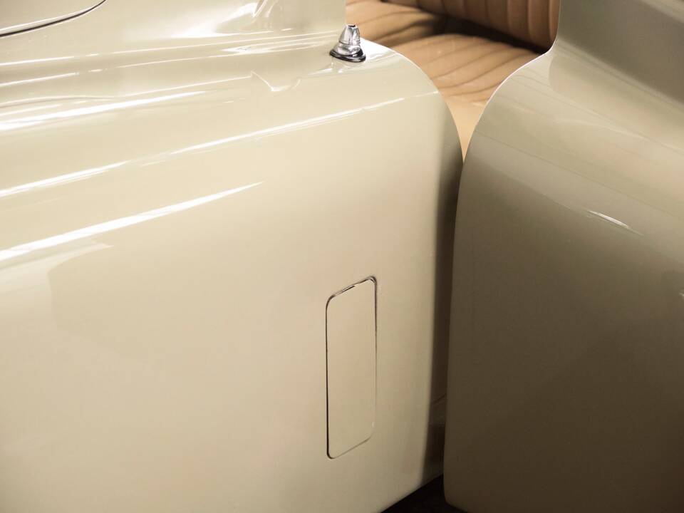 Image 45/50 de Jaguar XK 120 DHC (1953)