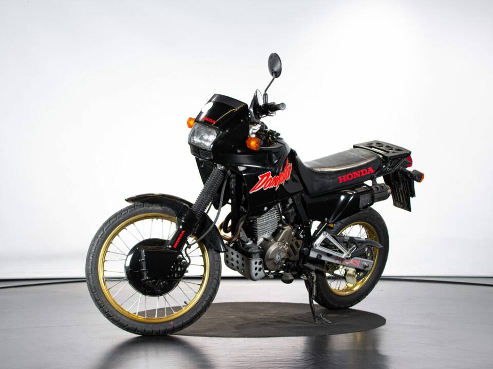 Image 8/38 de Honda NX 650 Dominator (1988)