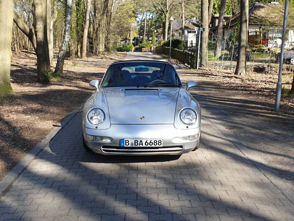 Image 17/116 of Porsche 911 Carrera (1997)