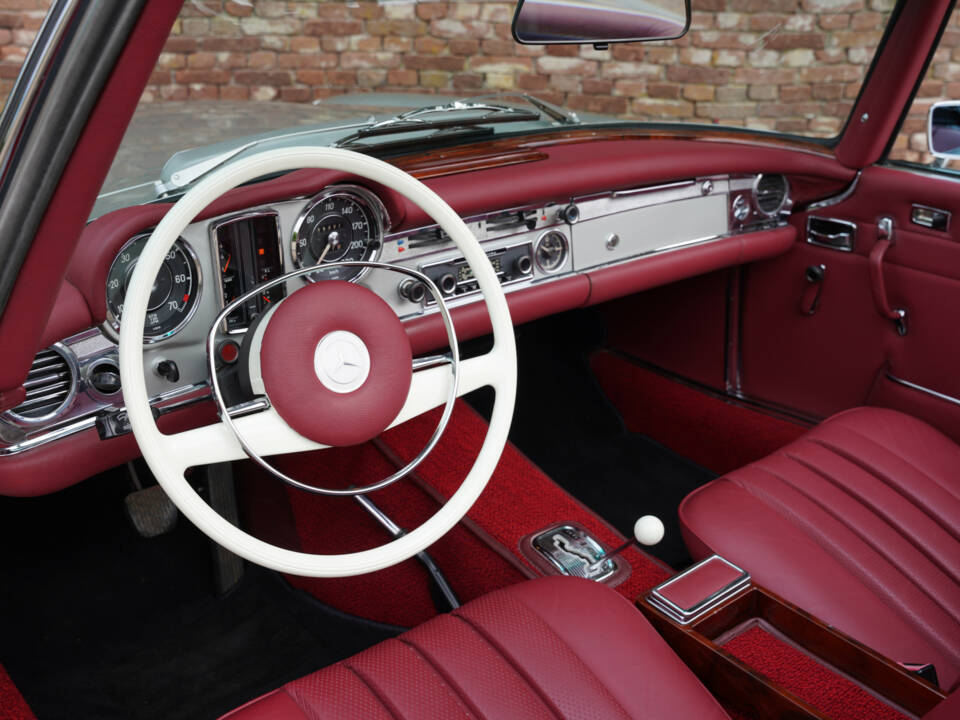 Image 3/50 of Mercedes-Benz 280 SL (1969)