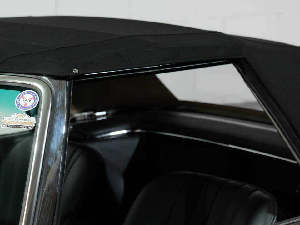 Image 12/35 of Mercedes-Benz 230 SL (1964)