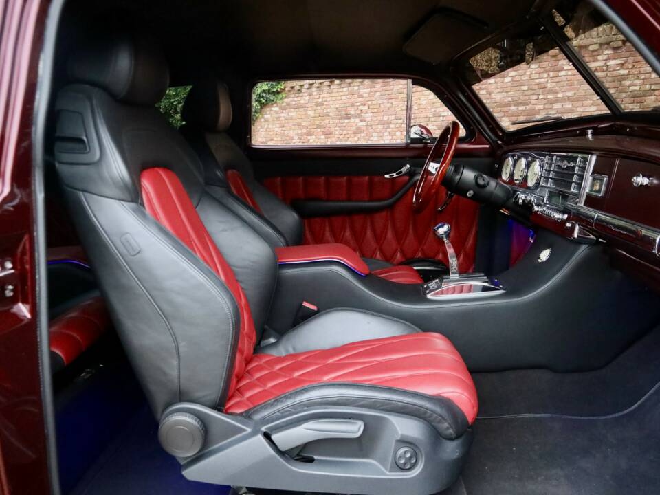 Image 46/50 of Plymouth Special Deluxe (1950)