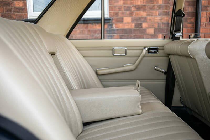 Image 21/50 of Mercedes-Benz 250 (1972)