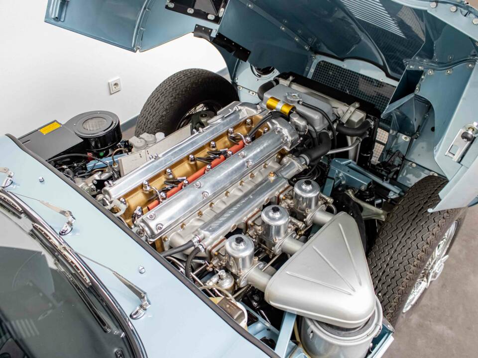 Bild 26/28 von Jaguar E-Type 4.2 (1965)