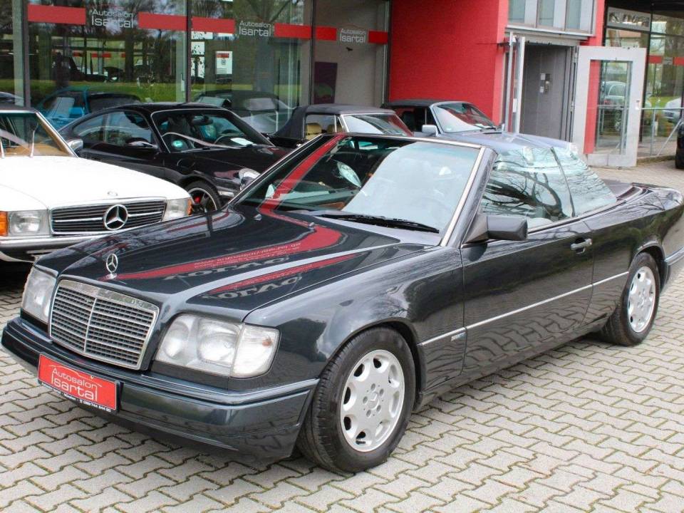 Imagen 5/20 de Mercedes-Benz 300 CE-24 (1996)