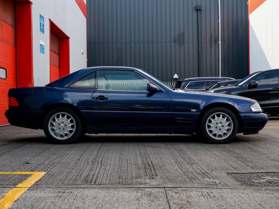 Image 25/44 de Mercedes-Benz SL 320 (1996)