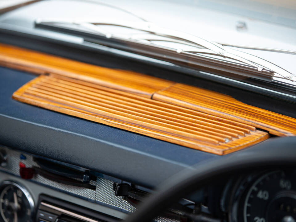 Bild 22/41 von Mercedes-Benz 250 SL (1967)