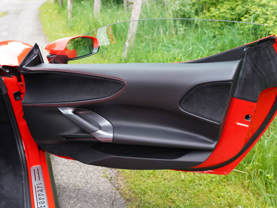 Immagine 18/18 di Ferrari SF90 Stradale (2020)