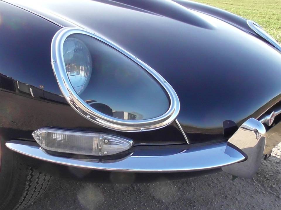 Immagine 38/50 di Jaguar E-Type (1967)